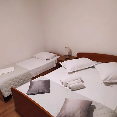 Krka Ivan Guest house 3*