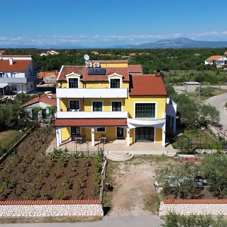 Guest house Krka Ivan 3*