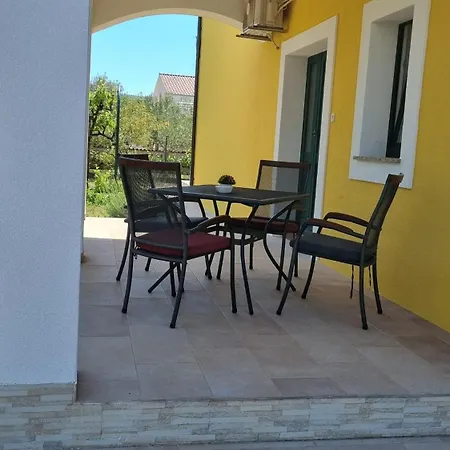 Guest house Krka Ivan