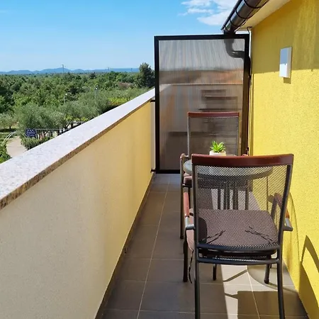 Guest house Krka Ivan 3*