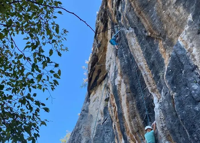 科尔卡伊万旅馆 3* 罗佐瓦克